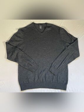 H&M Men’s 100% Merino Wool V-Neck Sweater Charcoal Grey - Size Medium